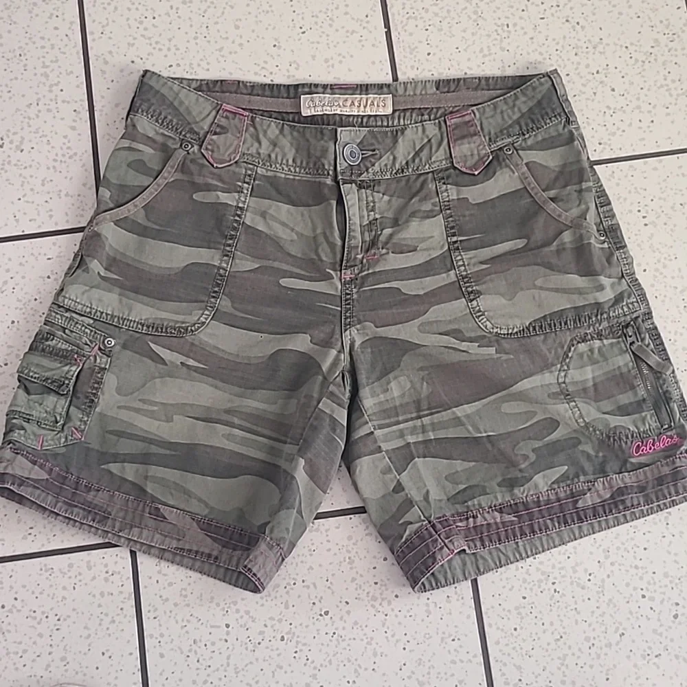 Cabela's Green Camouflage Cargo Shorts - Picture 1 of 5